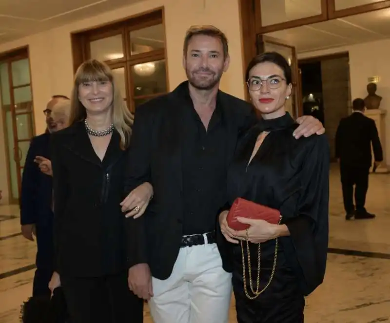 marco coretti con le amiche   foto di bacco 