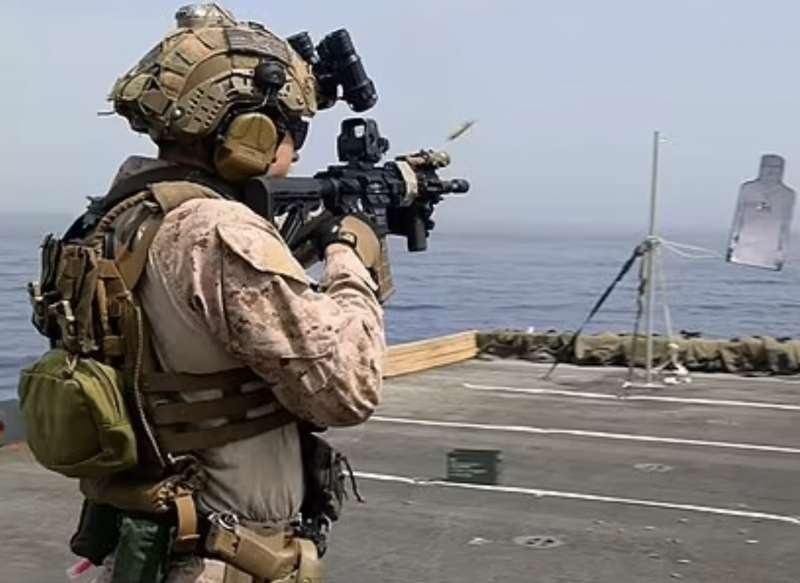 marines si esercitano in kuwait