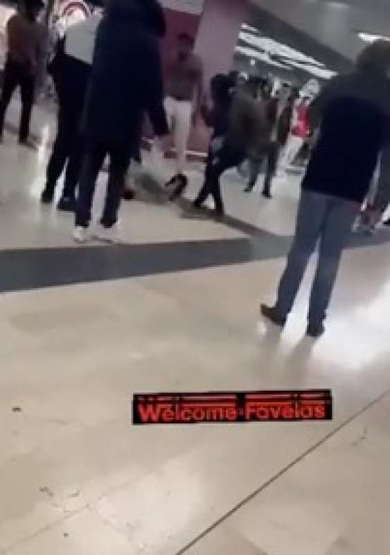 milano aggressione stazione garibaldi 5