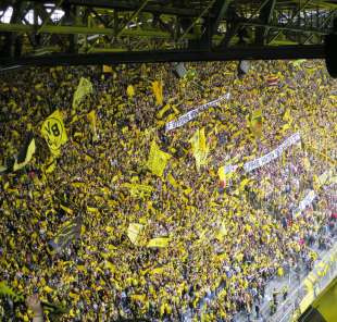 muro giallo borussia dortmund 3