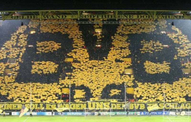 muro giallo borussia dortmund 4