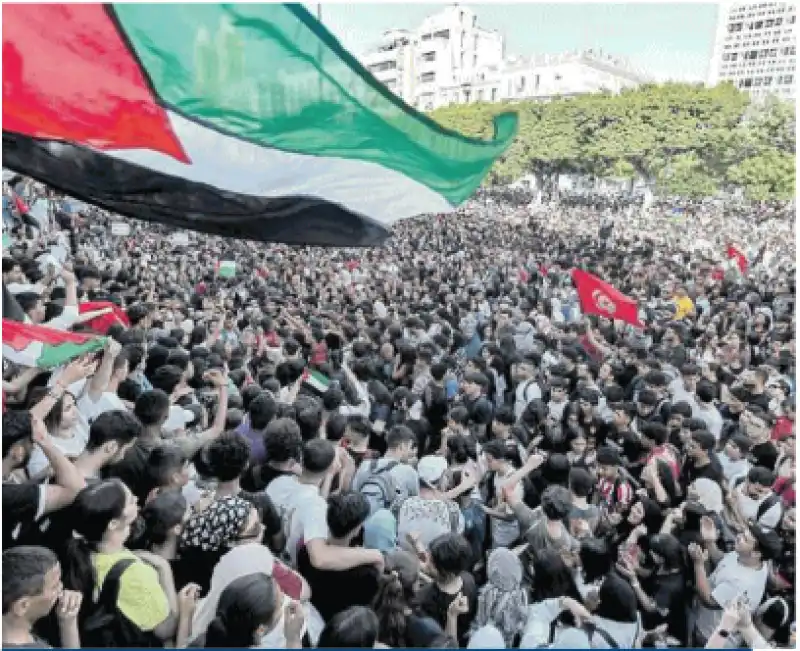 PROTESTE A TUNISI