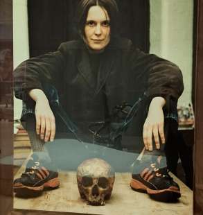 sarah lucas happy gas 9