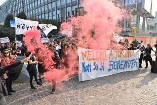 scontri tra polizia e studenti a torino 13