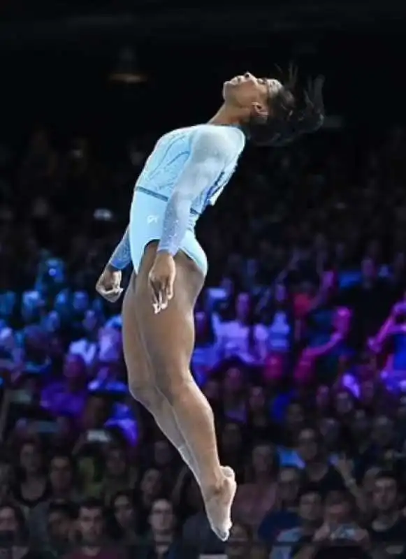 simone biles 3