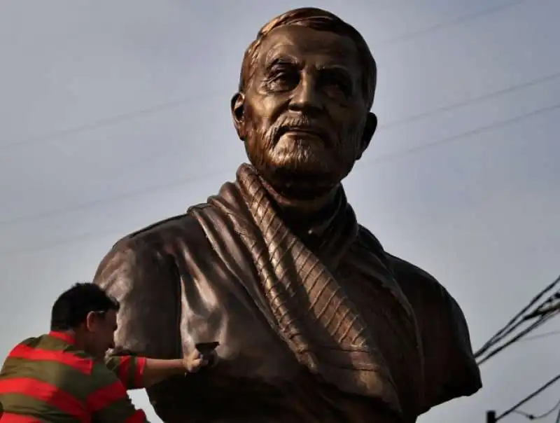 STATUA DI QASSEM SOLEIMANI