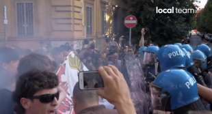 tensione al corteo degli studenti pro palestina a roma 10