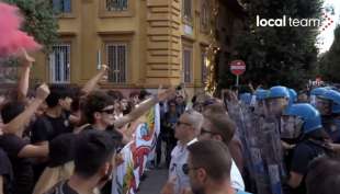 tensione al corteo degli studenti pro palestina a roma 12