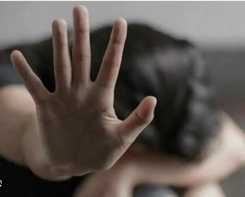 VIOLENZA SESSUALE SU MINORE