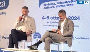 alessandro giuli con pietro senaldi a brucoli 3