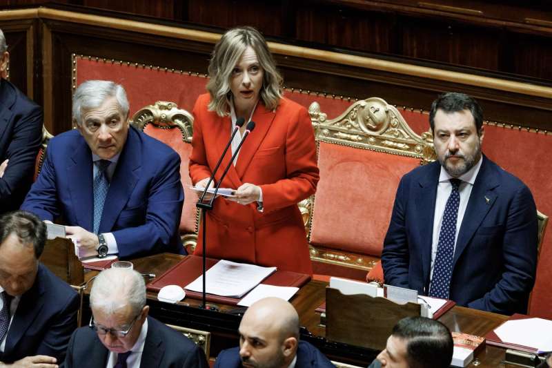 antonio tajani, giorgia meloni e matteo salvini in senato foto lapresse