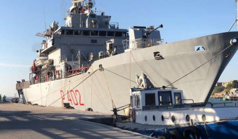 arrivata in albania a Shengjmn la nave della marina con 16 migranti