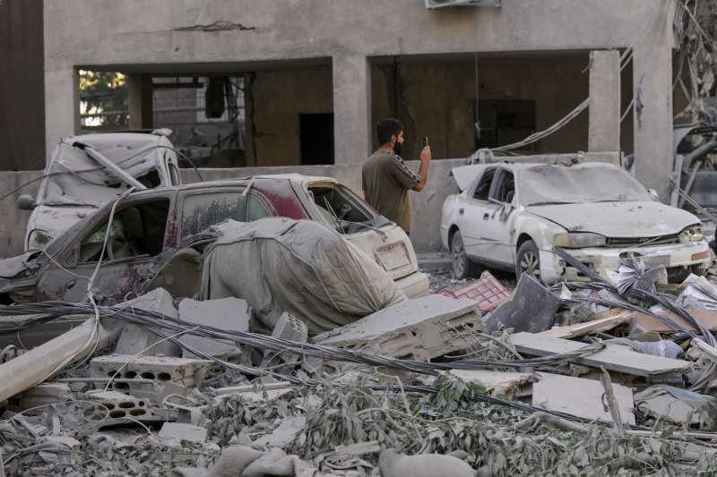 attacchi israeliani in libano foto lapresse 7