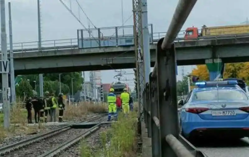 bambina di 12 anni investita da un treno merci a padova