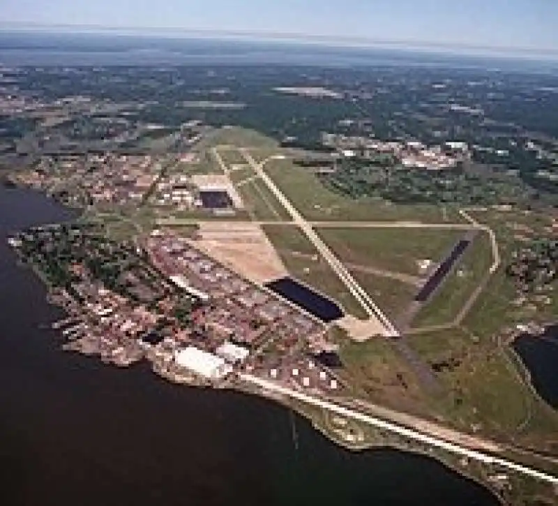 base militare di Langley in Virginia

