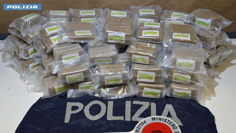 BOLZANO PROFESSORESSA ARRESTATA PER SPACCIO