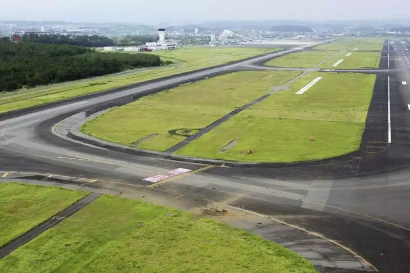 bomba americana all aeroporto di miyazaki   2