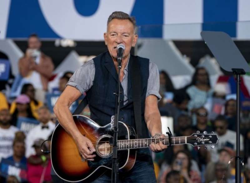 bruce springsteen al convegno per kamala harris 2