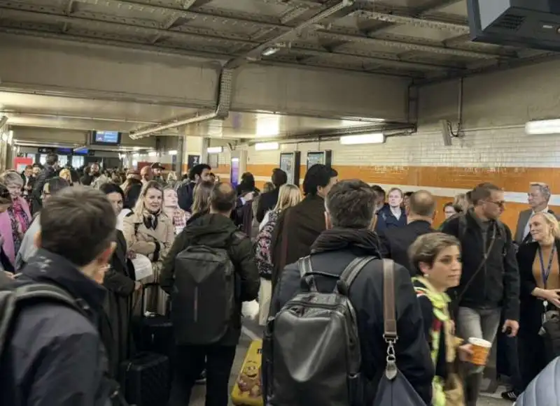 CAOS ALLA STAZIONE DI STRASBURGO - 2