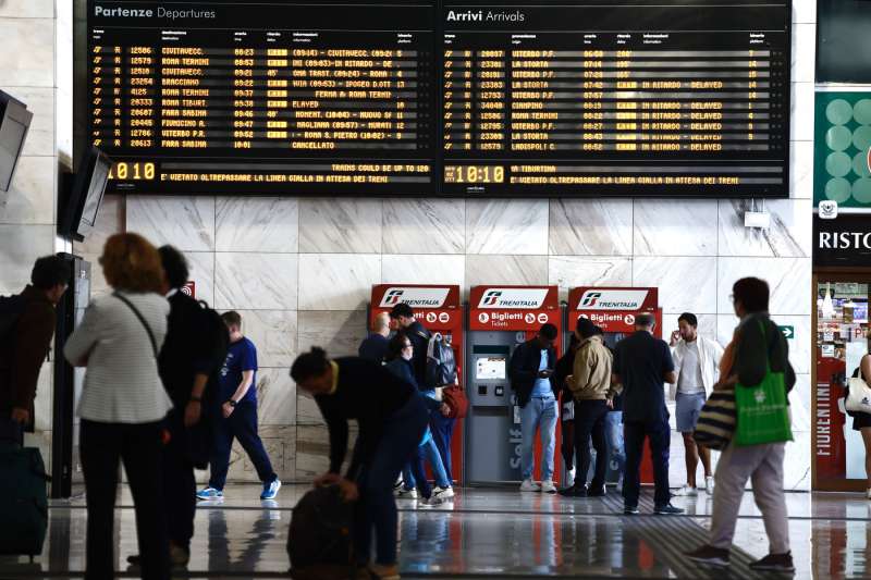 caos treni a roma 4