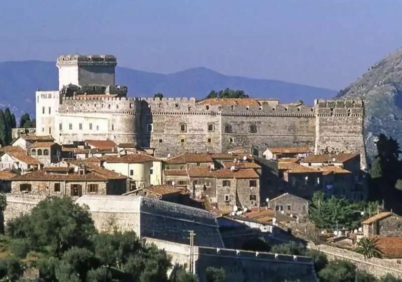 castello caetani a sermoneta 1