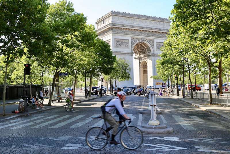 ciclisti a parigi