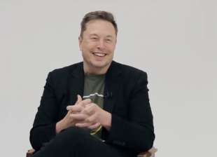 elon musk intervistato da tucker carlson