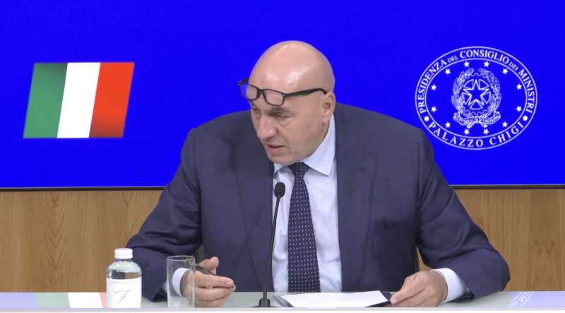 GUIDO CROSETTO IN CONFERENZA STAMPA A PALAZZO CHIGI