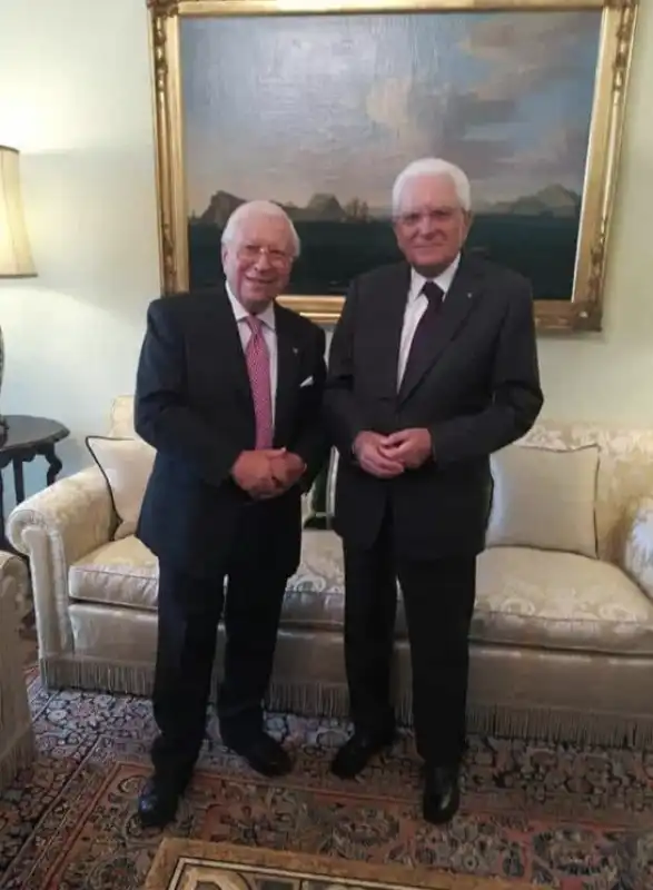 il barbiere Franco Alfonso con sergio mattarella

