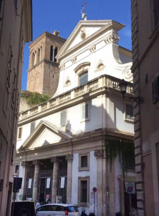 il cervo con le corna sulla faccia della basilica di sant’eustachio a roma 7