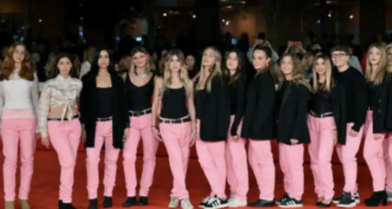 il ragazzo dai pantaloni rosa 8