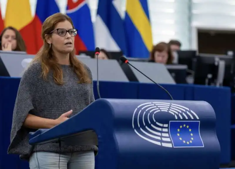 ilaria salis al parlamento europeo 