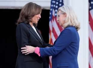 KAMALA HARRIS E LIZ CHENEY