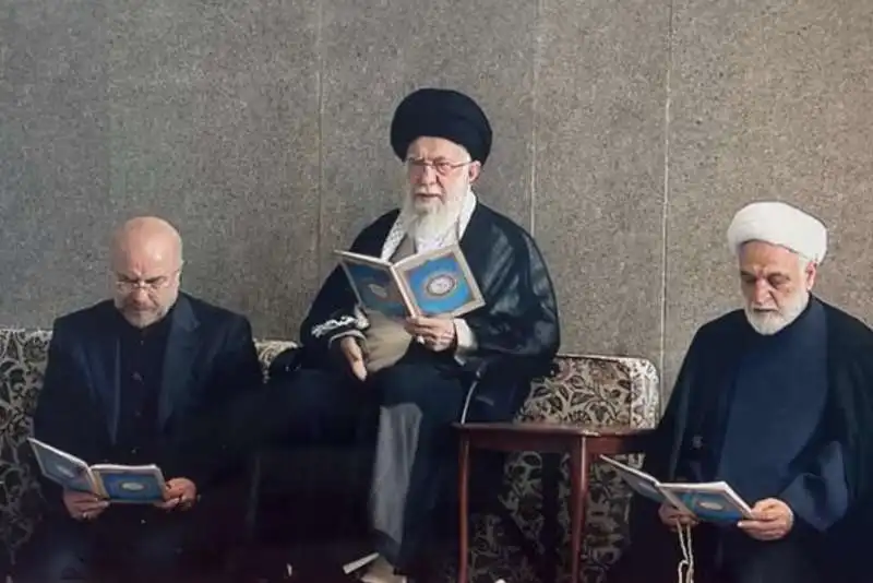 khamenei guida la preghiera per nasrallah a teheran