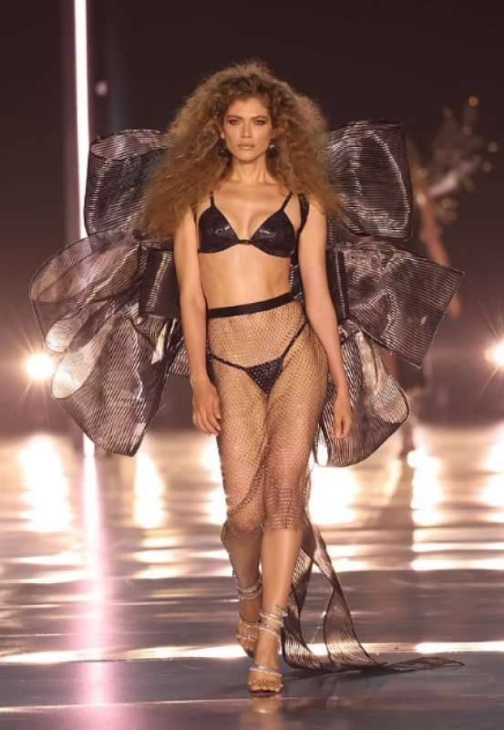 la sfilata di victoria's secret 12