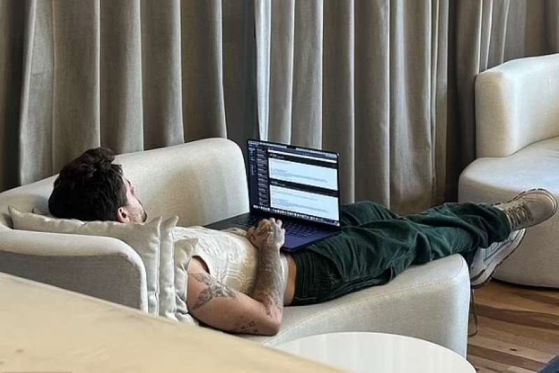 liam payne al computer poco prima di morire