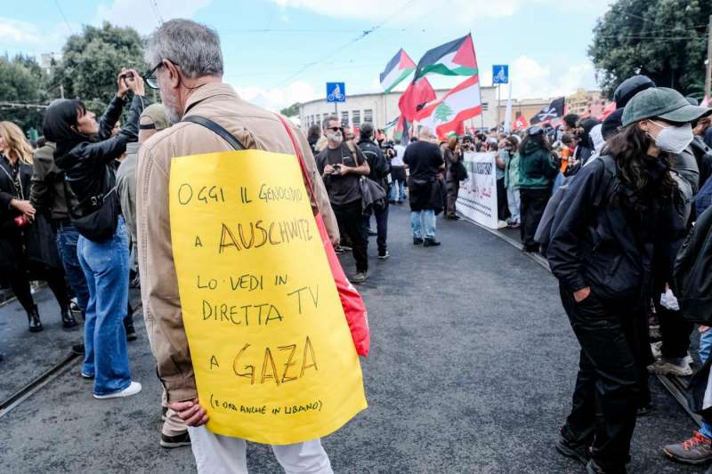 manifestazione pro palestina roma foto lapresse 24