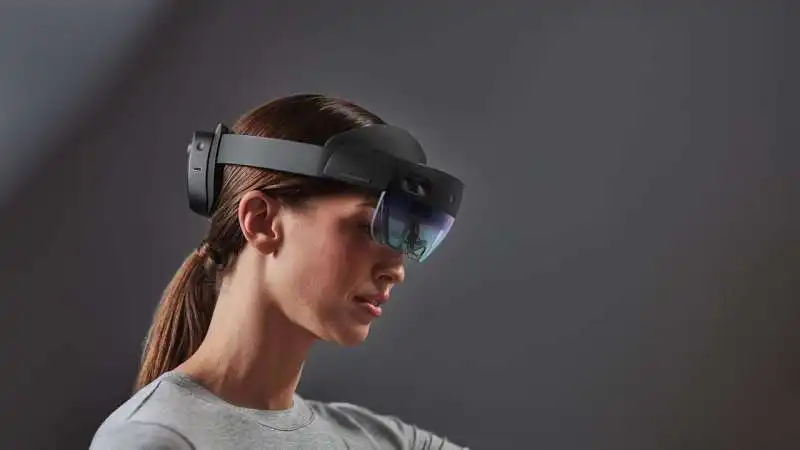 microsoft hololens  