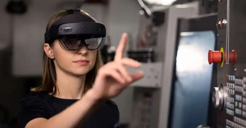 microsoft hololens  