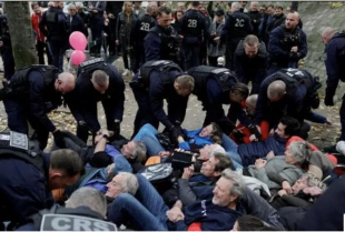 parigi bocciofila montmartre proteste