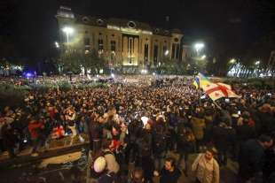 proteste in georgia dopo la vittoria di sogno georgiano foto lapresse 2