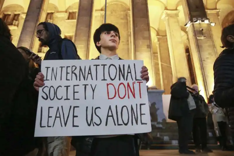 proteste in georgia dopo la vittoria di sogno georgiano   foto lapresse   9