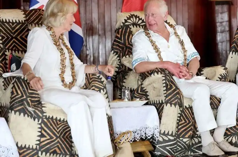 re carlo e camilla a samoa 3