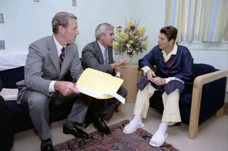 reagan lavora in ospedale