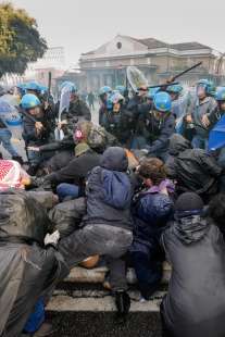 scontri a roma durante manifestazione pro palestina 1