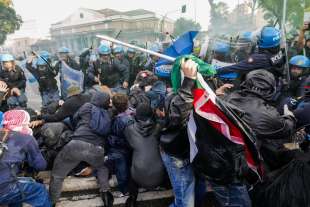 scontri a roma durante manifestazione pro palestina 10