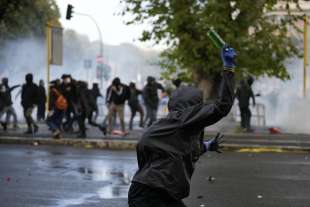 scontri a roma durante manifestazione pro palestina 3