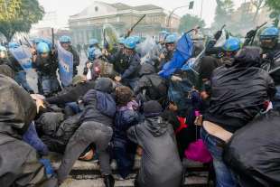 scontri a roma durante manifestazione pro palestina 6