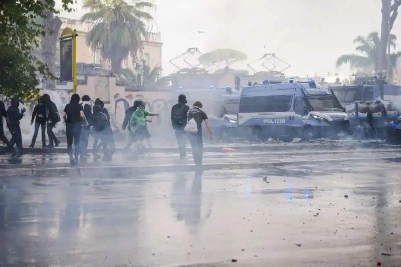 scontri a roma durante manifestazione pro palestina   8