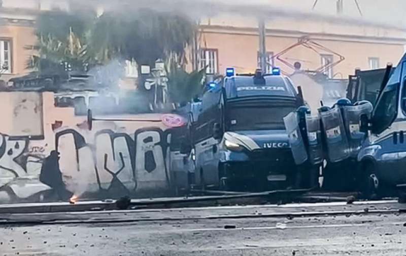 scontri alla manifestazione pro palestina a roma 1